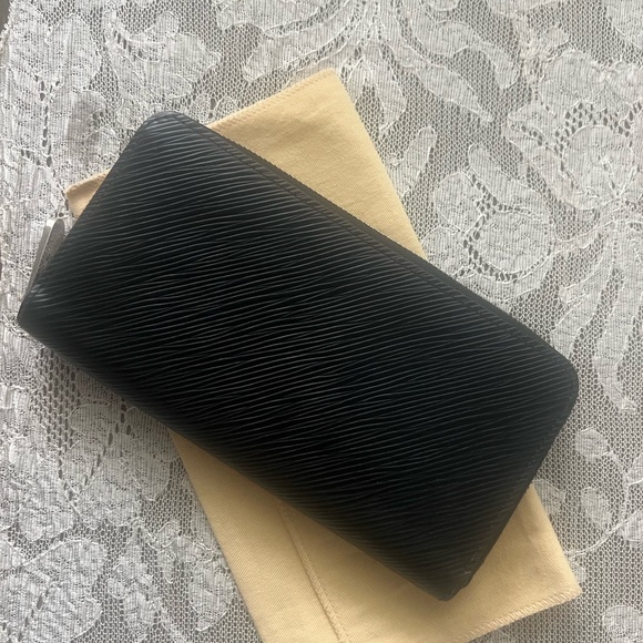 Louis Vuitton Epi Zippy Pink wallet 🩷 - Picture 6 of 6